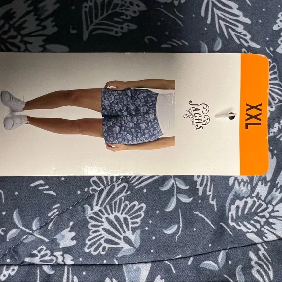 Floral Print Shorts - Picture 3 of 6